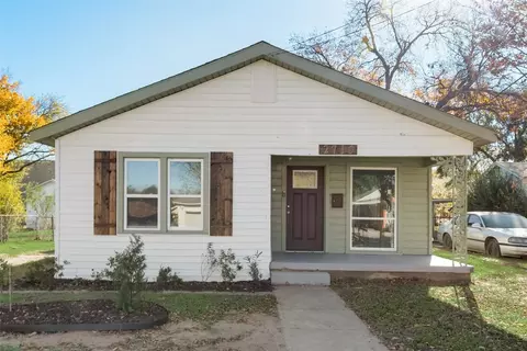 2710 Rochester St, Dallas, TX 75215