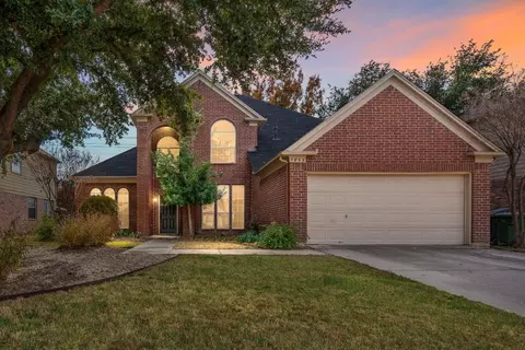 1845 Glen Wood Dr, Grapevine, TX 76051