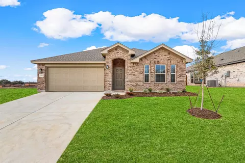 1404 Dry Creek Dr, Cleburne, TX 76033