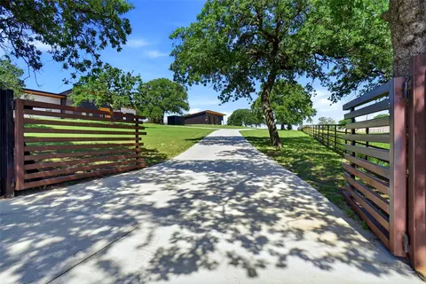 13240 Briar Rd, Azle, TX 76020