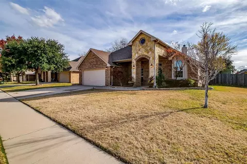 741 Willow Wood Dr, Saginaw, TX 76179
