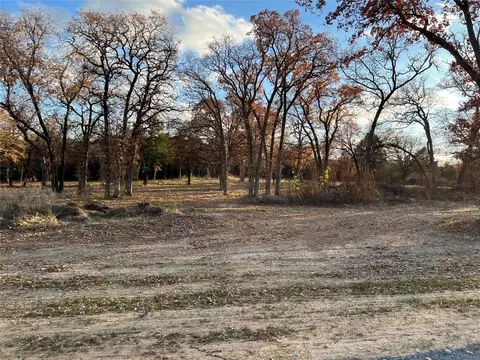 6 Kiowa Drive, Gainesville, TX 76240