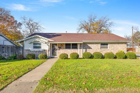 1204 Terrace Dr, Grapevine, TX 76051