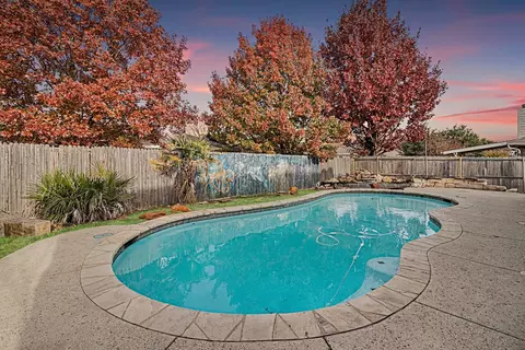 248 Hilltop Dr, Justin, TX 76247