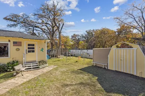 11420 Oak Tree Rd, Balch Springs, TX 75180