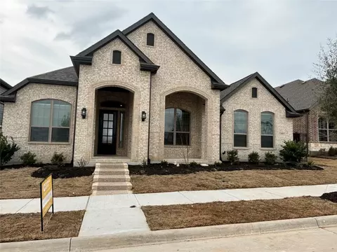 917 Gilbreath Ave, Crowley, TX 76036