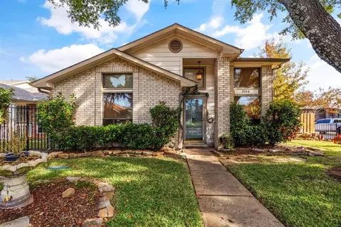 2304 Summit Ln, Dallas, TX 75227