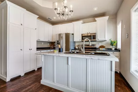 213 N Mill St, Bowie, TX 76230