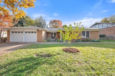 2323 Southcrest Dr, Arlington, TX 76016