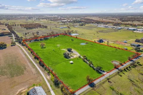 9830 Cole Rd, Pilot Point, TX 76258 photo 3