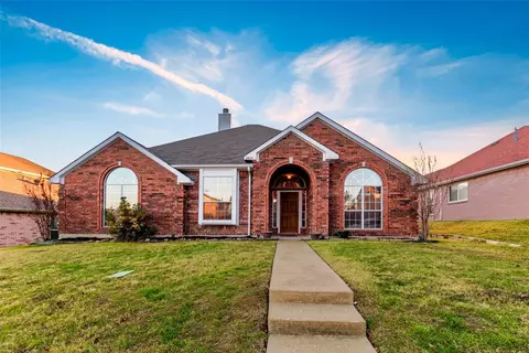 2810 Southridge Dr, Sachse, TX 75048