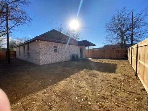 503 Robbins St, Cleburne, TX 76031 photo 17