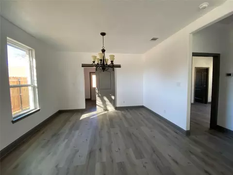 503 Robbins St, Cleburne, TX 76031 photo 8
