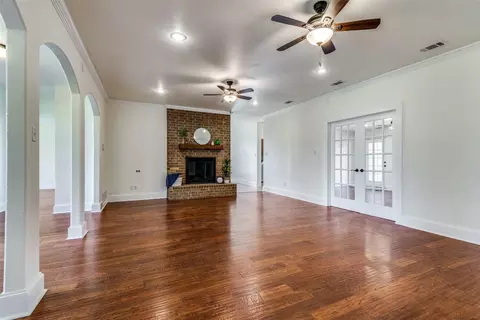 11489 Plainview Rd, Krum, TX 76249 photo 8