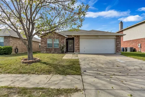 5413 Blue Quartz Rd, Fort Worth, TX 76179