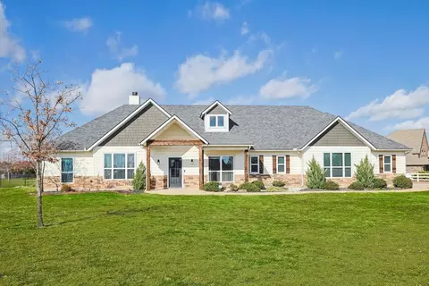 151 Hidden Lakes Blvd, Gunter, TX 75058