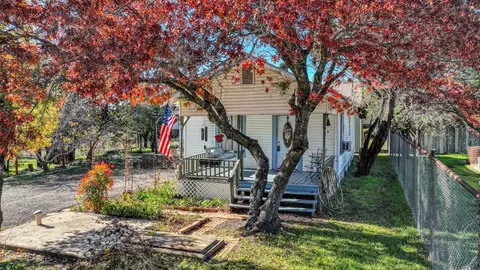 4896 Cimmaron Trl, Weatherford, TX 76087