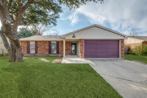 5220 Norris Dr, The Colony, TX 75056