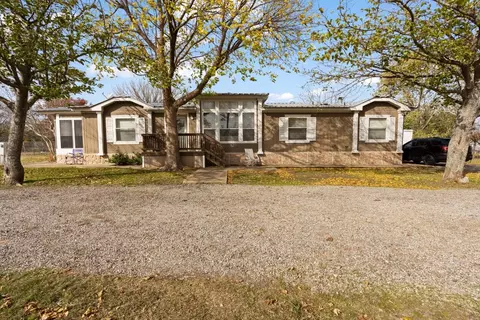 12117 Mitchell Dr, Alvarado, TX 76009
