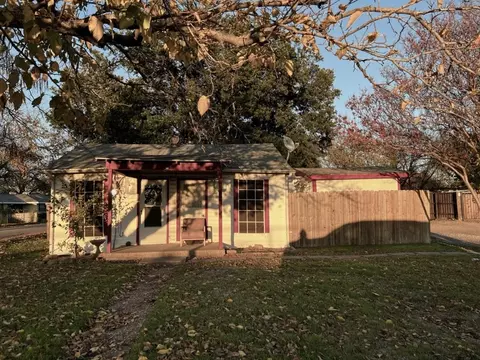 208 W Buffalo, Forney, TX 75126