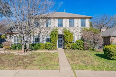 817 Raintree Ln, Desoto, TX 75115