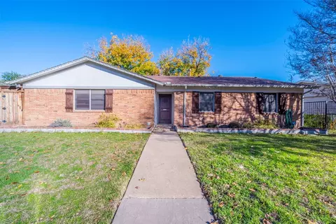6525 Summertime Ln, Watauga, TX 76148