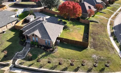 1400 Barclay Dr, Carrollton, TX 75007