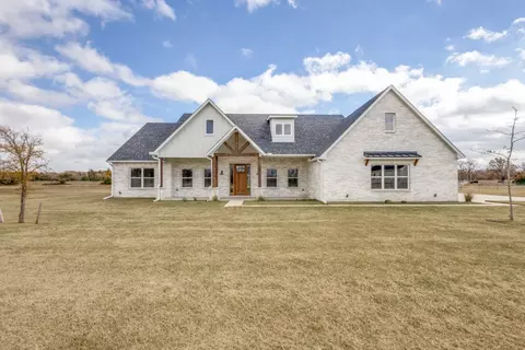 3475 Meadow View Ln, Greenville, TX 75402