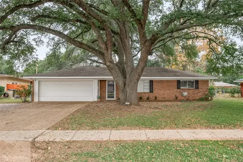 2311 Douglas Dr, Bossier City, LA 71111