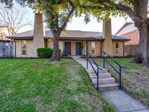 2712-2710 Golfing Green Dr, Farmers Branch, TX 75234