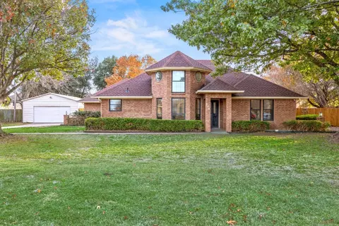 106 Ridge Oak Dr, Red Oak, TX 75154