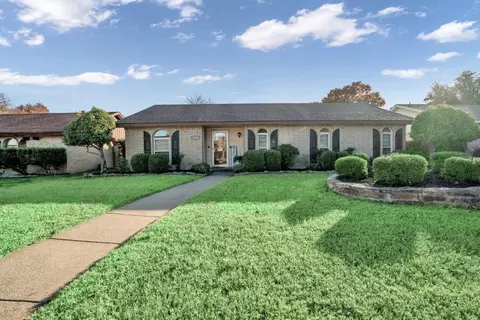 2216 Briarwood Dr, Plano, TX 75074