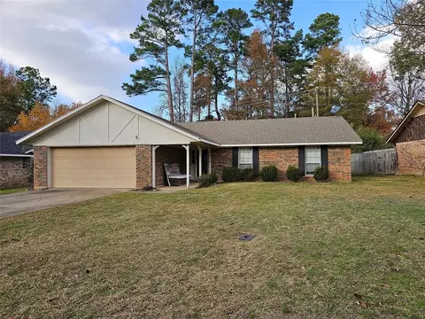 8515 Hollow Bluff Dr, Haughton, LA 71037