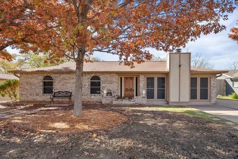 4512 Easy St, Haltom City, TX 76117