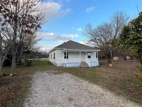 209 Rosemond Ln, Italy, TX 76651