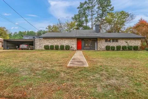 304 Highland Dr, Pittsburg, TX 75686
