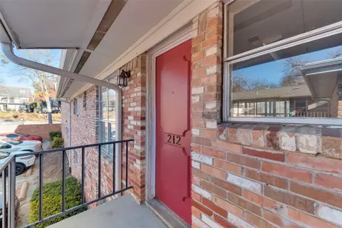 7832 Royal Ln #212, Dallas, TX 75230