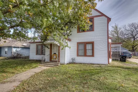 1815 Walnut St, Greenville, TX 75401
