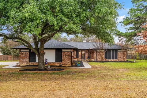 1956 Cindy Ct, Burleson, TX 76028