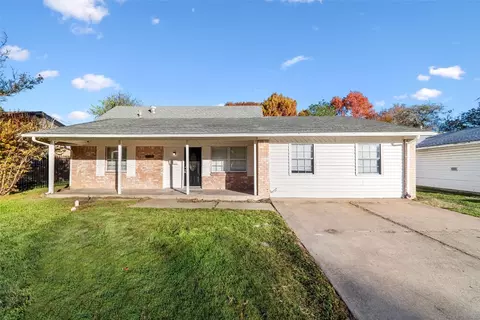 510 Blueberry Ln, Grand Prairie, TX 75052