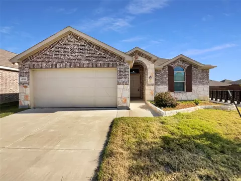 4700 Essonite Rd, Aubrey, TX 76227