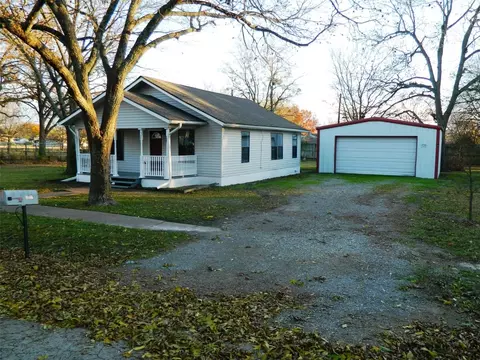 309 E College St, Leonard, TX 75452