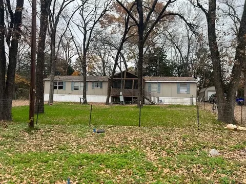 1328 Willow Dr, Wills Point, TX 75169