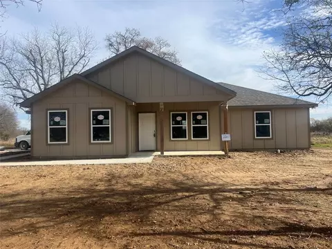 224 Tremont St, Cleburne, TX 76031