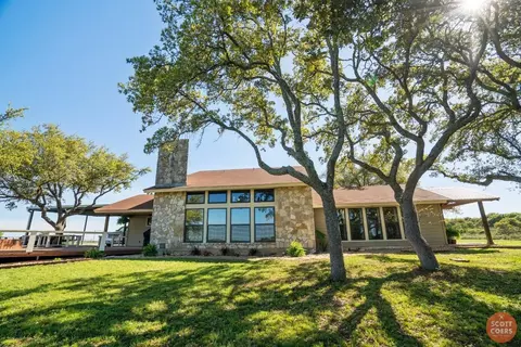 5400 Healer Ln, Brownwood, TX 76801