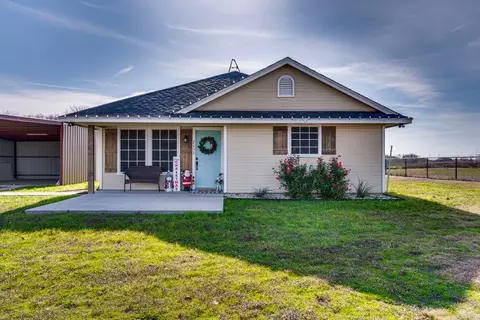 2151 Country Acres Rd, Venus, TX 76084