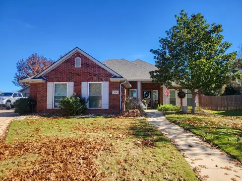 924 Valley Ridge Ct, Burleson, TX 76028