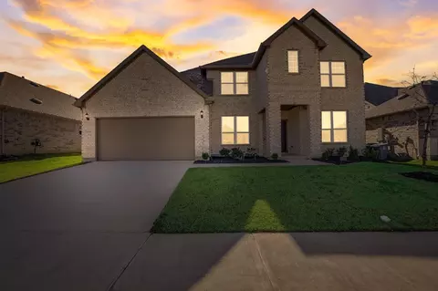 2828 Ranger Ln, Aubrey, TX 76227