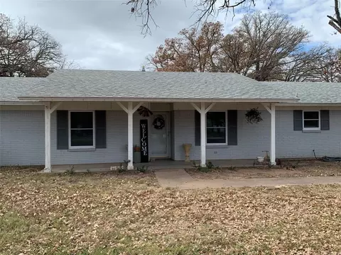 151 Crestwood Dr, Graham, TX 76450