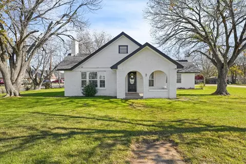 5801 Wichita St, Forest Hill, TX 76119